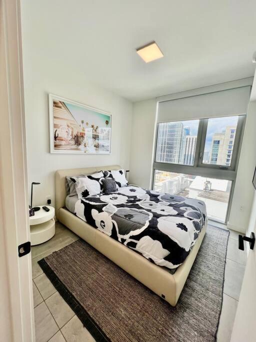 Spacious Studio In The Heart Of Downtown Miami Apartment ภายนอก รูปภาพ