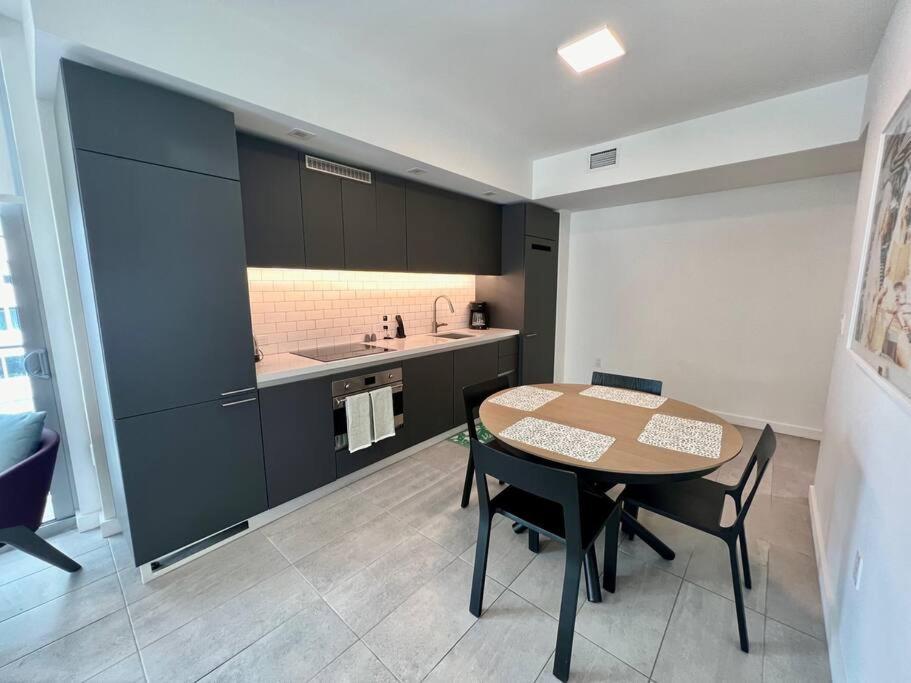 Spacious Studio In The Heart Of Downtown Miami Apartment ภายนอก รูปภาพ