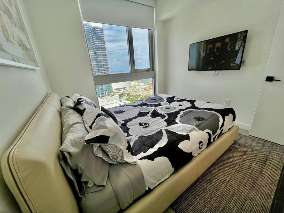 Spacious Studio In The Heart Of Downtown Miami Apartment ภายนอก รูปภาพ