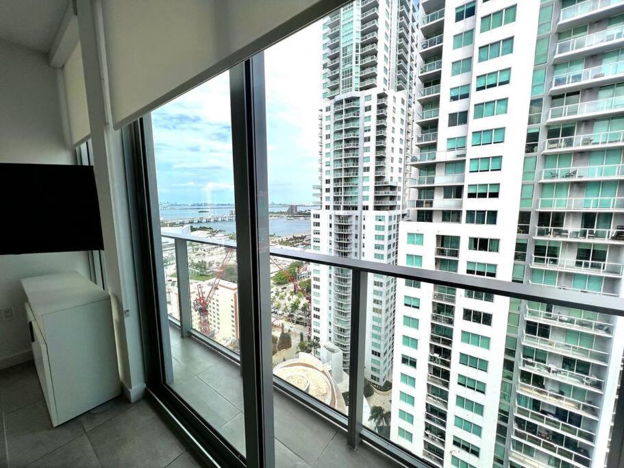 Spacious Studio In The Heart Of Downtown Miami Apartment ภายนอก รูปภาพ