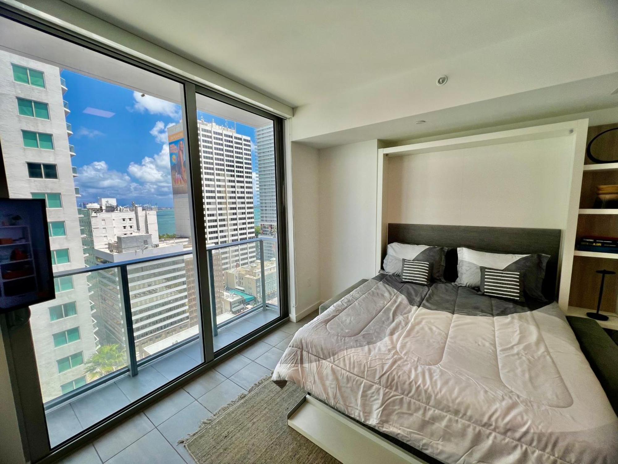 Spacious Studio In The Heart Of Downtown Miami Apartment ภายนอก รูปภาพ