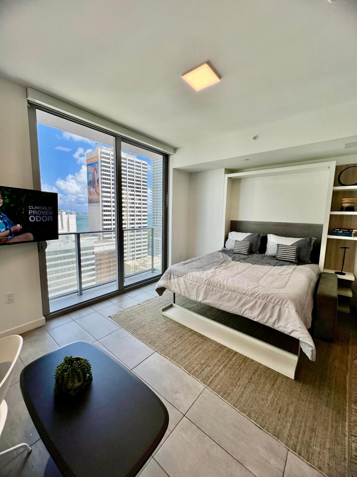 Spacious Studio In The Heart Of Downtown Miami Apartment ภายนอก รูปภาพ